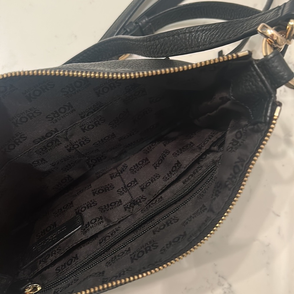Michael Kors Cross Body Purse- Pebble Leather (Black) - Picture 3 of 5